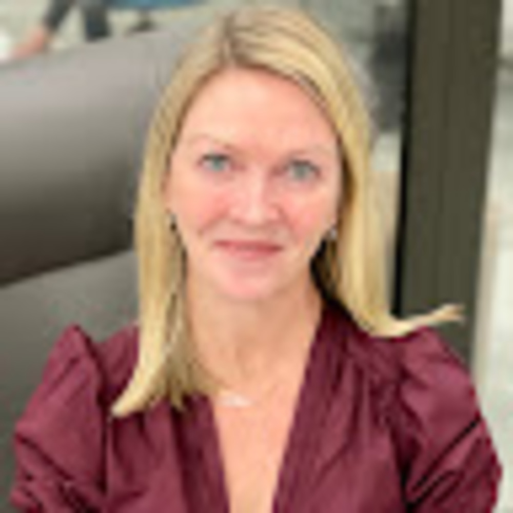 Meet your Posher, Eleana